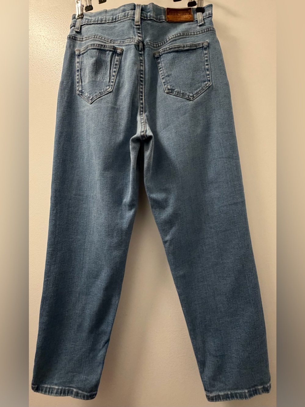 Liz Claiborne Lizwear Classic Fit Blue Stretch Jeans Size: Petite 14R - Picture 2 of 10